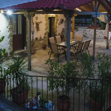 Prázdninový dům Ifigenia Cheerful And Cosy Entire With Patio!